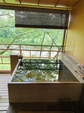 Ishikawa has many wonderful inns where you can feel the history and nature.