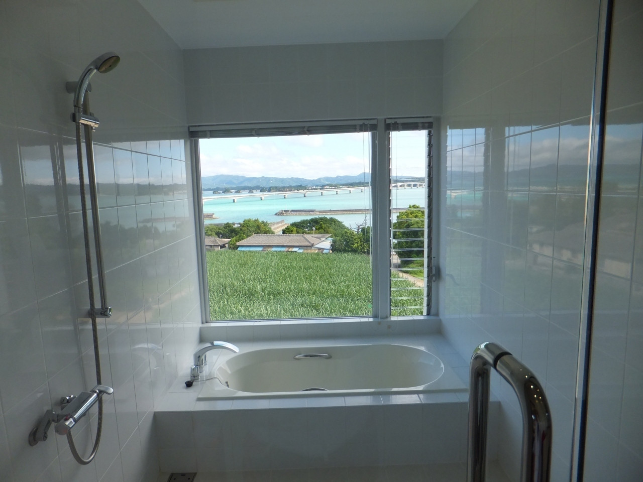 贅沢なバスタイムを3959464