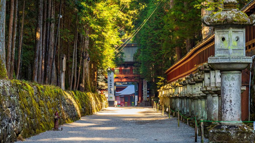 新緑の日光二荒山神社 / 2