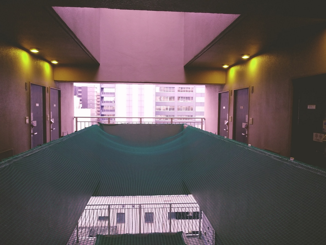 マンションを改装したような作り。