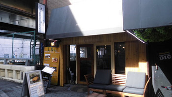 「L＆L」外観 980207 アメ村外れの穴場 bar&restaurant L＆L