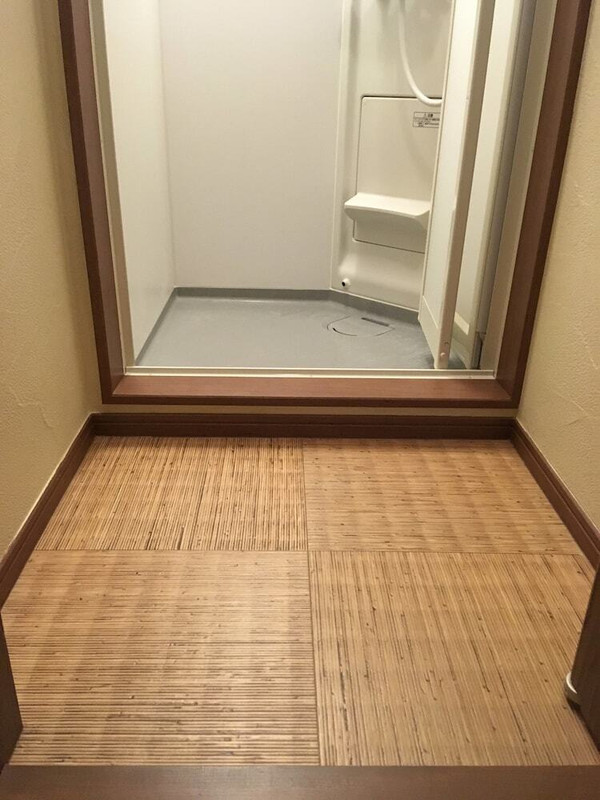 バスルームのシャワー