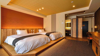 【和モダンルーム】ツイン　ダブルベッド×2台［44平米］禁煙