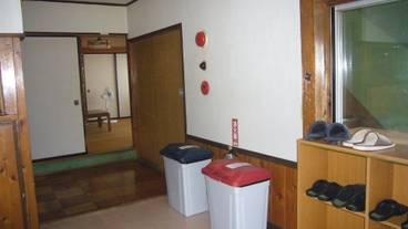 内部エントランス / 2