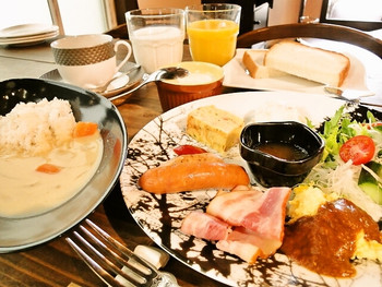 天然温泉付ホテルでいただく癒しのモーニングプレート3463113