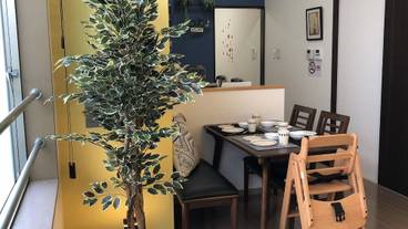 客室内のダイニングエリア / 37