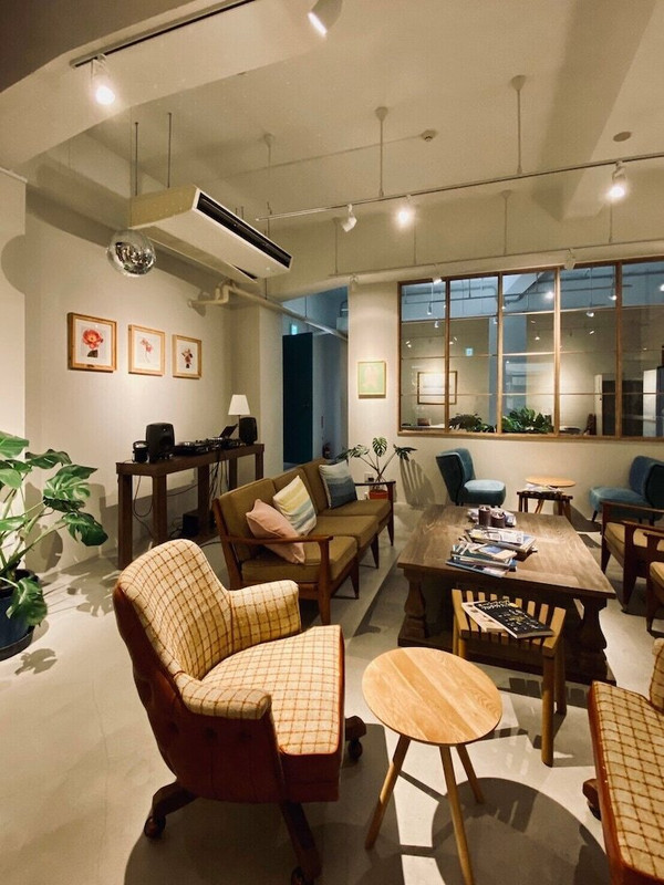 ロビーラウンジ