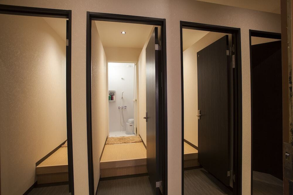 バスルームのシャワー