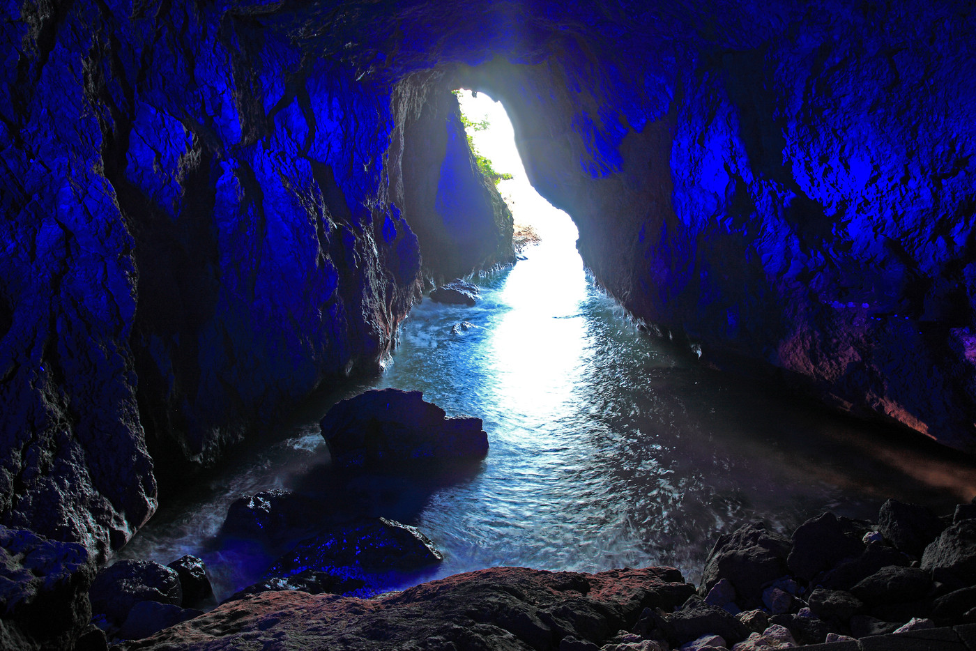 日本三大パワースポット　能登半島先端聖域の岬　青の洞窟