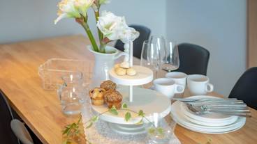 客室内のダイニングエリア / 34