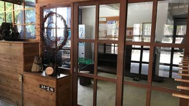 内部エントランス / 2