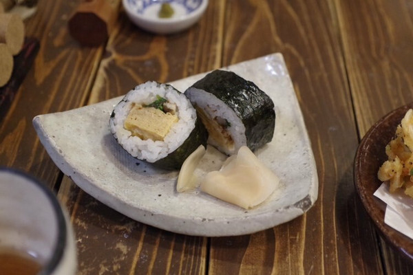 くみあげ湯葉やだし巻き玉子、太巻きなどの一品料理も豊富 / 4