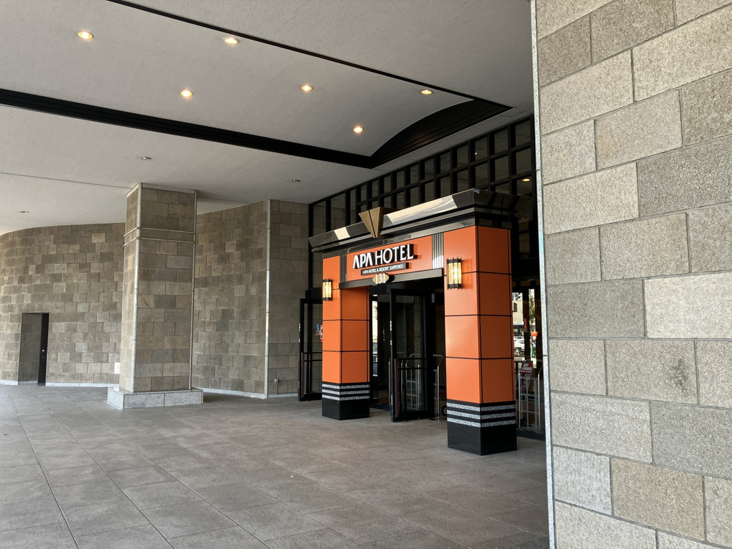 立派なエントランス