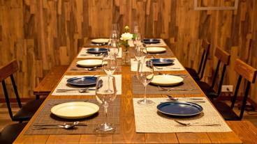 客室内のダイニングエリア / 8