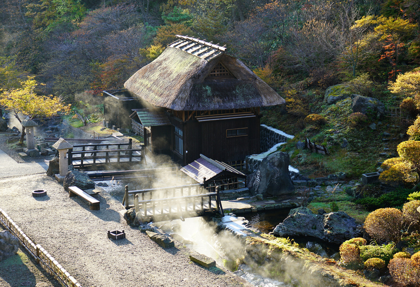 高湯温泉　紅葉　福島県