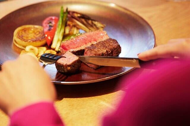 鉄板焼きにフレンチ
心躍るディナータイム / 2