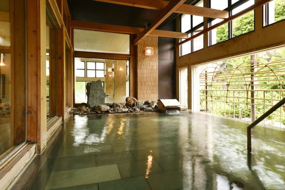 温泉と北海道ビュッフェを満喫！カジュアルに泊まれる老舗3450701