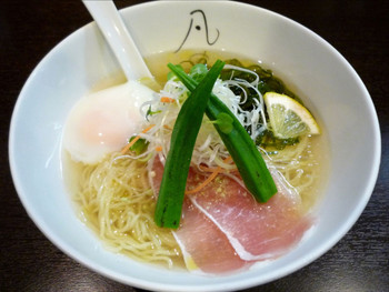 「凡の風」料理 901747 冷たい塩らーめんのアップ