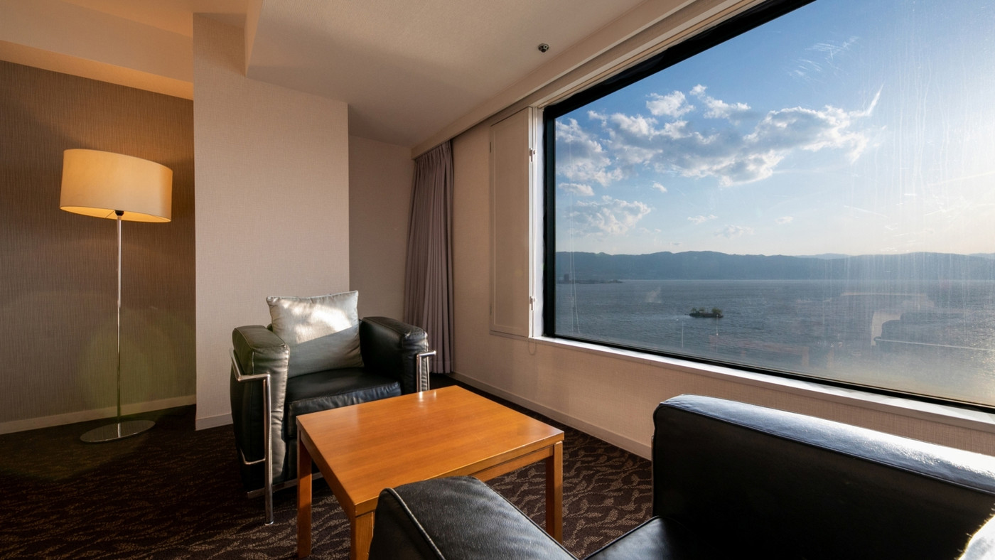 最上階の展望浴場は「諏訪湖」を一望できる絶景スポット!3657017