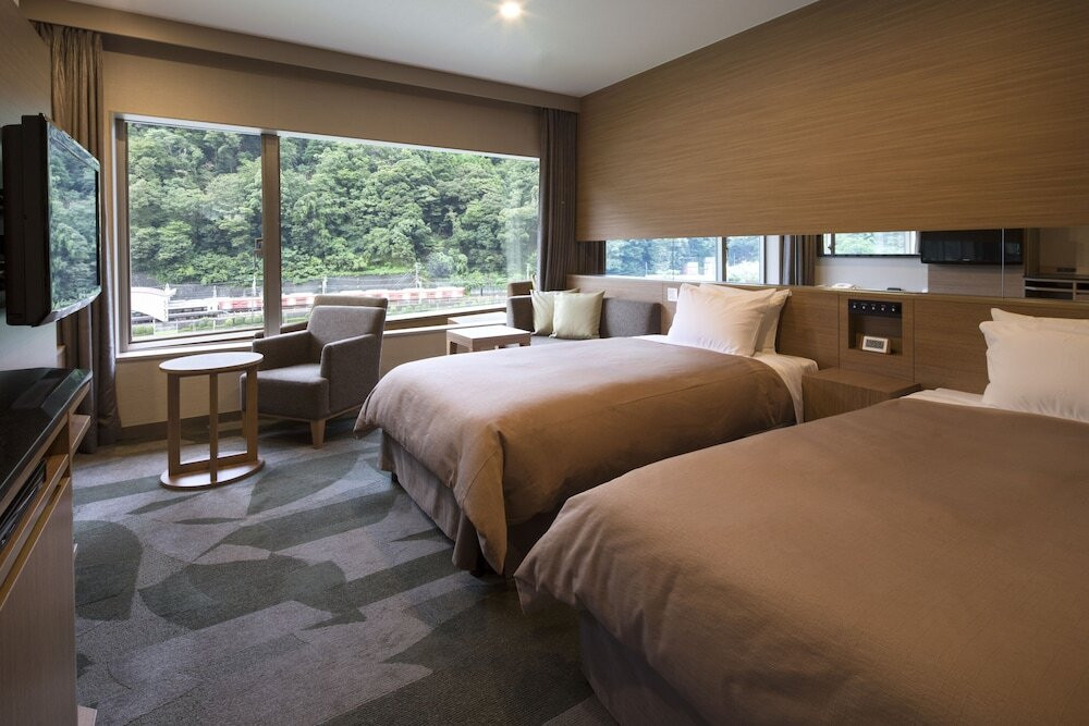 箱根湯本駅からすぐ◎観光もホテルフレンチも楽しんで3420882