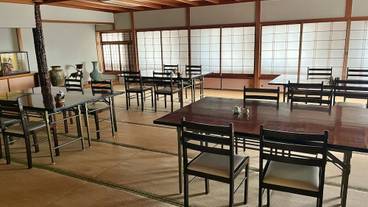 旅館のお食事処 / 5