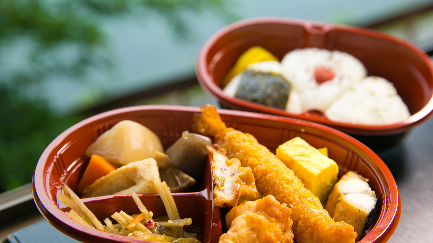 ヒスイ色の宮之浦川がすぐそば4082939