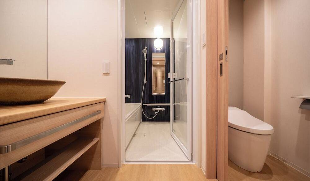 客室トイレ・洗面台一例 / 2