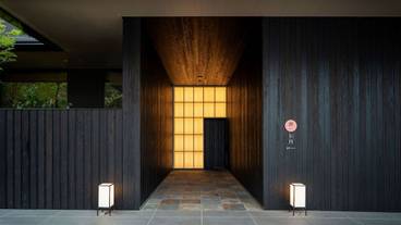 施設の入り口 / 13