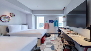 4 人部屋 (All Together)