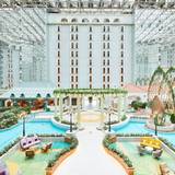 アトリウムロビー / 1