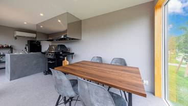 客室内のダイニングエリア / 12