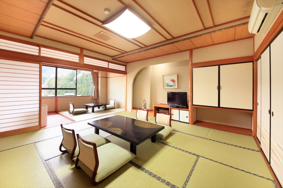 本館 恵山亭 ゆるいの間