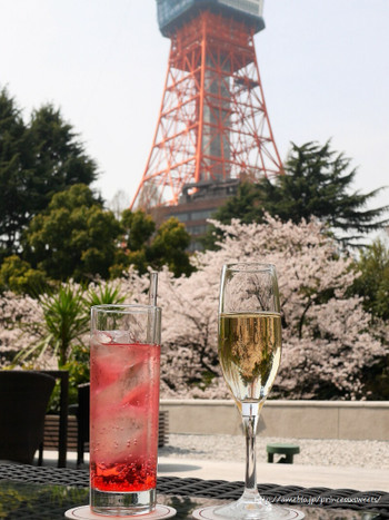 「カフェ＆バー タワービューテラス」 ドリンク 83797118 ノンアルコールカクテルとスパークリングワイン