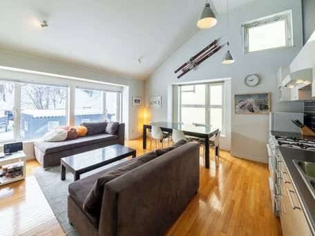 H2 Life Resorts ファーストトラックス / 1