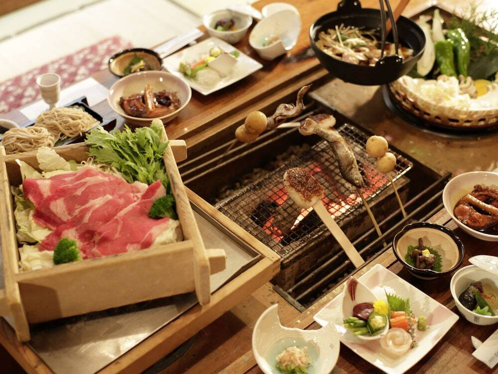 お部屋から阿智村の夜空や昼神温泉郷の景色を見渡しロマンチックな気分に。3645603