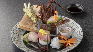 伊勢海老の活造り一例 / 8