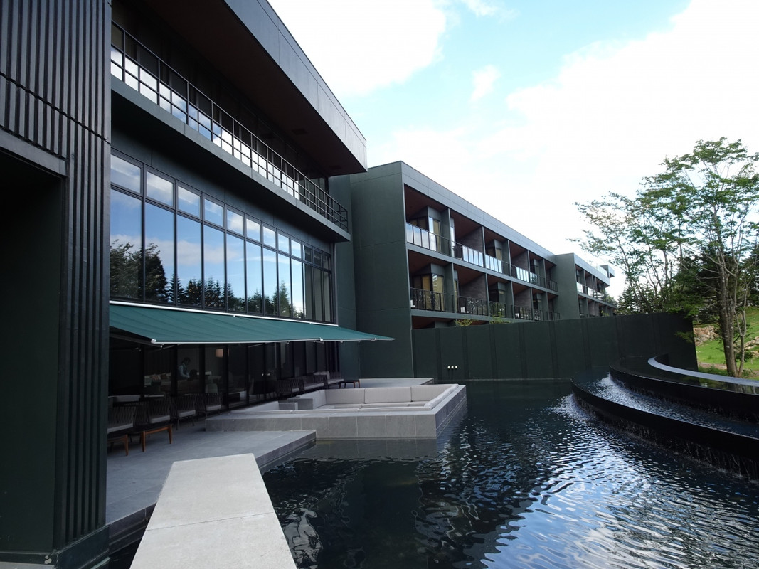 落ちついた雰囲気の外観です