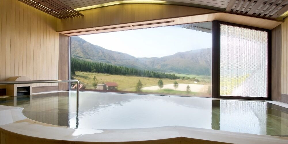 スイスシャレー風の山岳リゾートステイで心を解きほぐす4036240