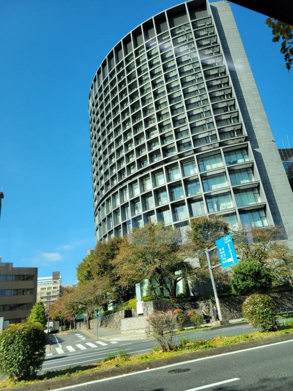 バスから見た外観