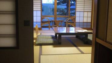 客室内のダイニングエリア / 21