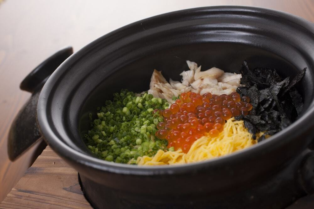 名物土鍋の炊き込みご飯(夕食)