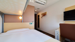 スーパールーム (ダブルベッド1台+ロフトベッド1台) 禁煙