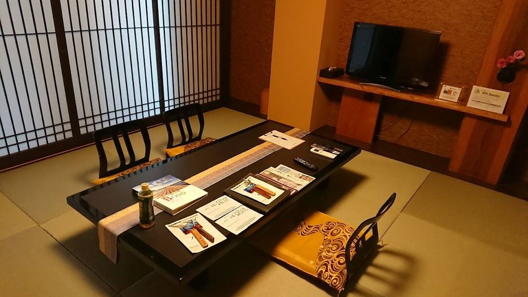 水平線を眺めて
落ち着いた客室に憩う / 4