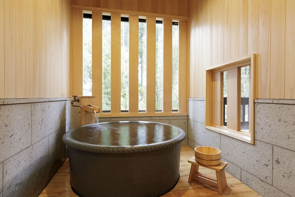 洋室ツイン 雅 陶器風呂