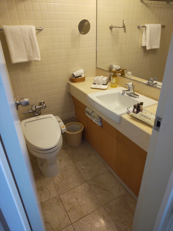 便利な広い洗面台