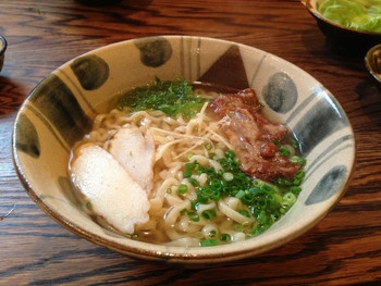 「てぃんさぐぬ花」料理 590816 締めのソーキそば。