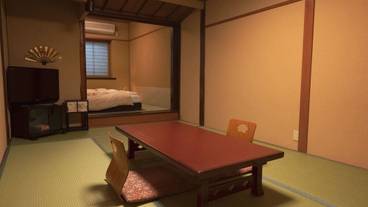 客室 / 34