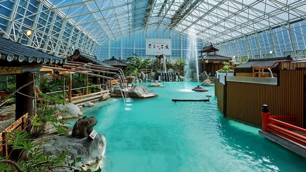 プールのような広さ!硫黄谷庭園大浴場で癒される4249206