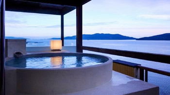 温泉に浸かりながら、オーシャンビューを満喫3566962