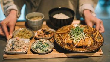 食事・飲み物 / 12